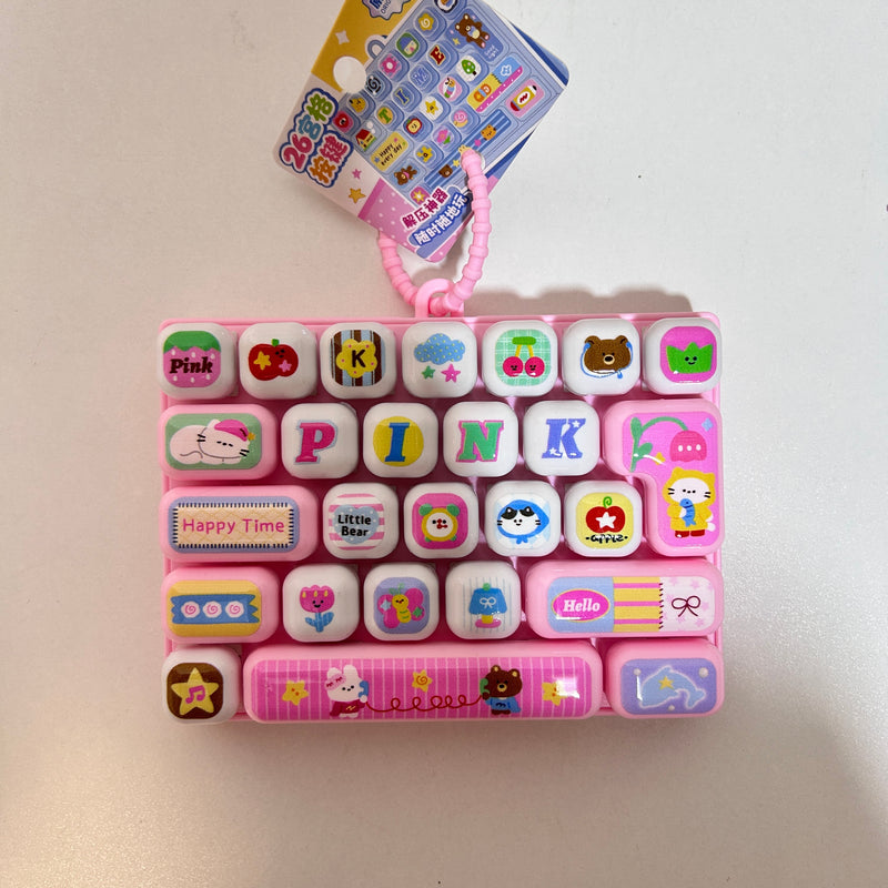 Keyboard Fidget Keychain MGNG3278